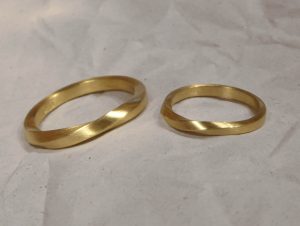zwei ringe